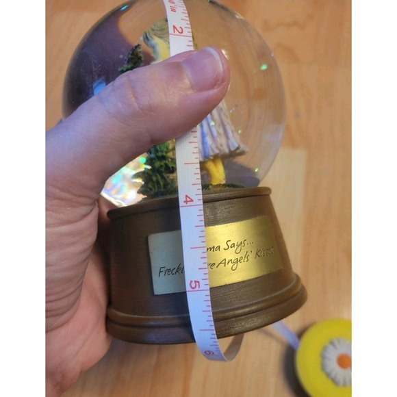 Kathy Andrews Fincher Demdaco 'Mama Says...' snow globe - Picture 6 of 6